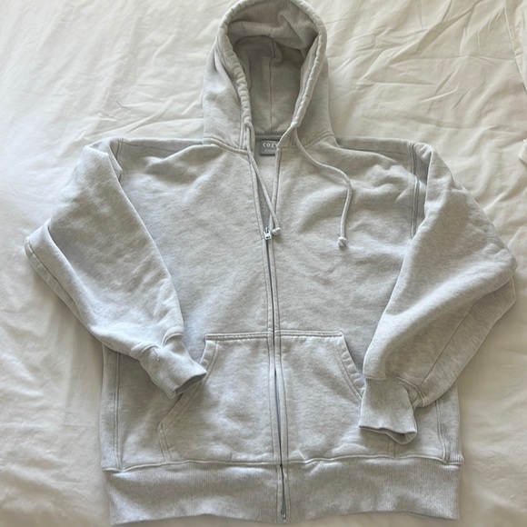 TNA Tops - TNA boyfriend hoodie Heather cloud white